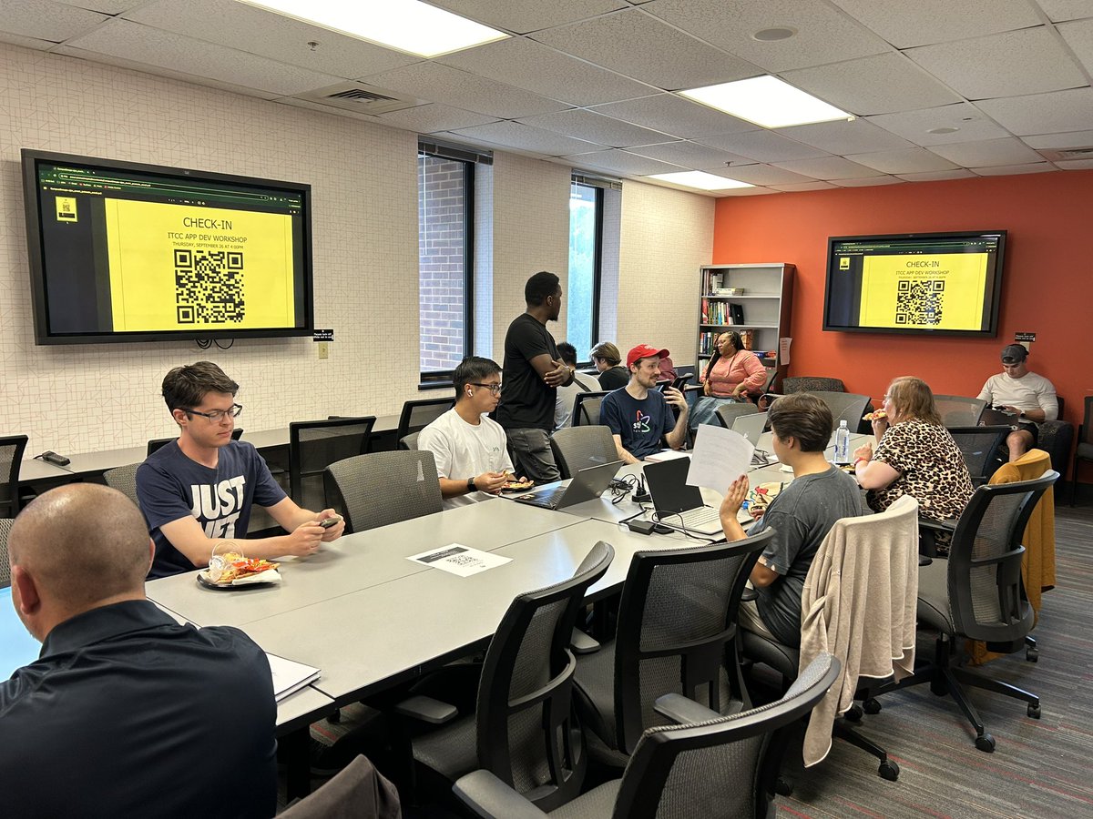 UMSL_IS's tweet photo. Information Technology and Cybersecurity Club App Development Workshop! Peer learning while developing new skills! #UMSLBusiness #WeTransformLives https://t.co/WMdsafCGjG