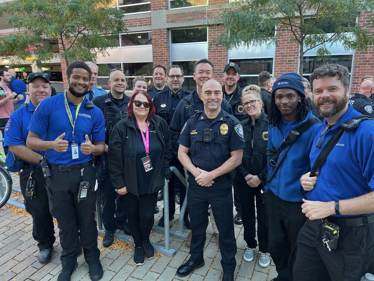 UMNpublicsafety's tweet photo. ☕️🍩A huge thank you to everyone who joined us at our Cops and Coffee events this week! Your support and conversations mean so much. Don't worry if you missed them, there are plenty of opportunities coming up, follow us on social media to see all upcoming events!
#copsandcoffee https://t.co/ErEwgAB0er