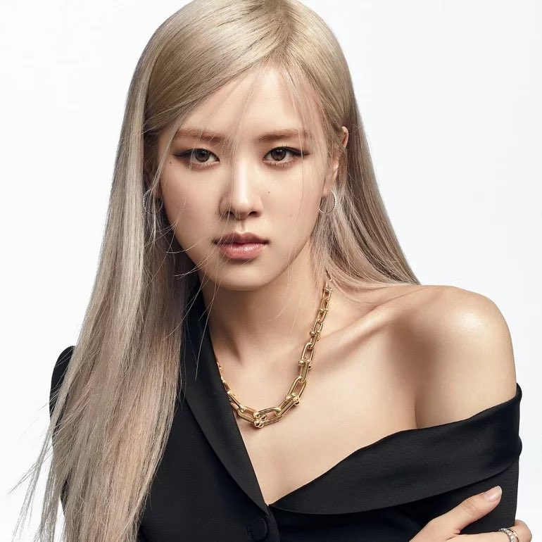 kchartsmaster's tweet image. ROSÉ has signed with Atlantic Records.