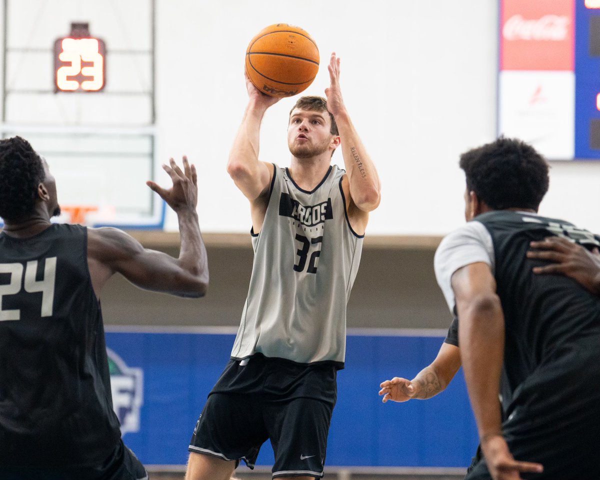 UWFMensBBall's tweet photo. Can’t wait for the season. https://t.co/62gVHdn5rC