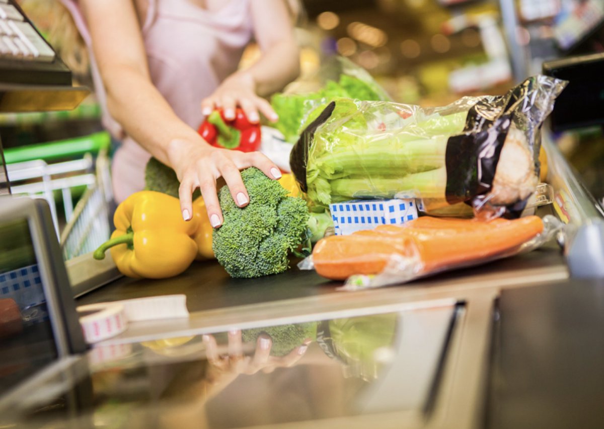 chris_veillon's tweet photo. Survey commissioned by @WholeFoods  finds #GenZ hungry for #transparency in food #sustainability via @thepacker - https://t.co/ETDY2JSkeQ https://t.co/gpWKcJHTdN