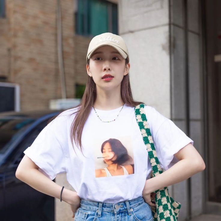 jueunfolder's tweet photo. jueun’s biggest supporter. https://t.co/GaTgv1PezP