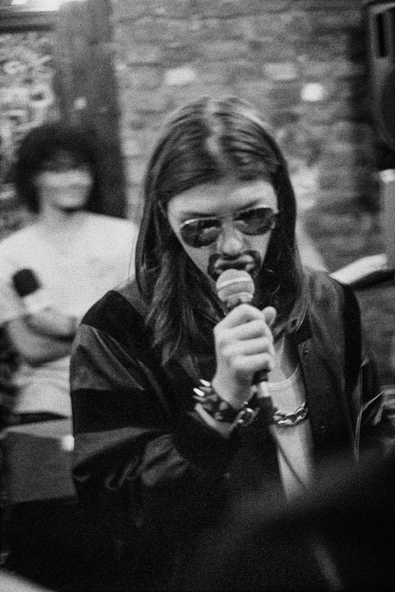 JohnnyPlatane's tweet photo. Deux photos très ROCK'N ROLL 🤟🔥de ma performance à la #release party de la #shlag tape de @Jean Shlag, prises par @il vend des nouilles

JP🎸 https://t.co/yfYxARtD5K