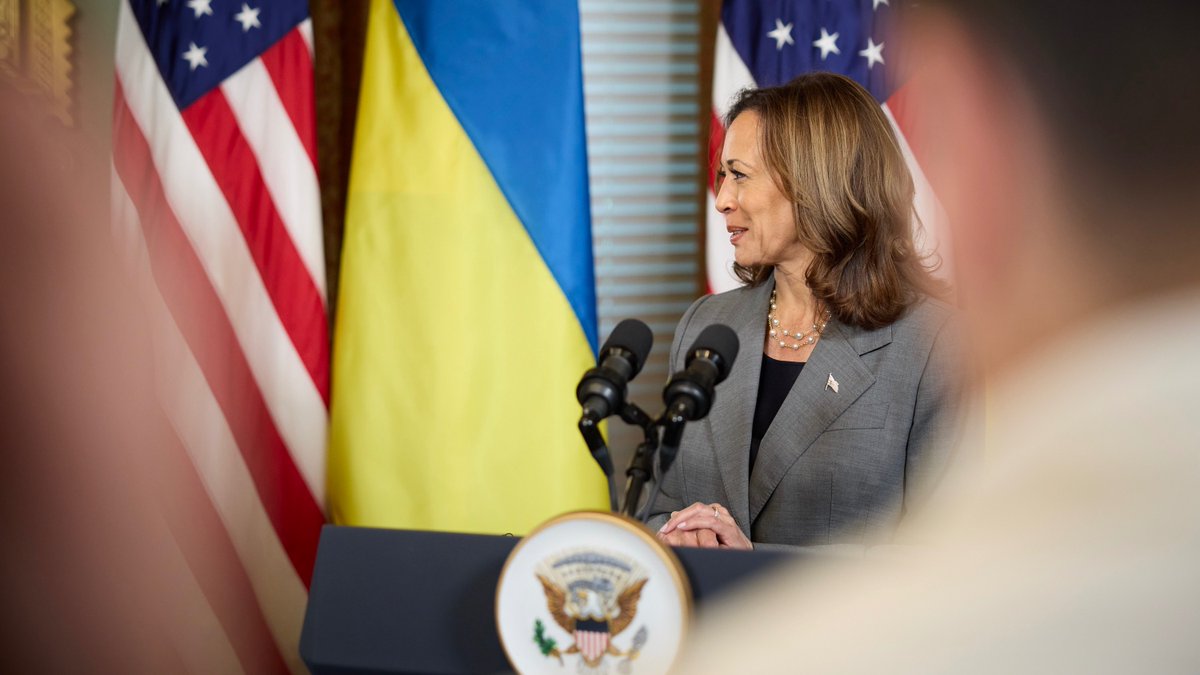 ZelenskyyUa's tweet image. I shared the details of the Victory Plan with Vice President @KamalaHarris. It is very important for us to be fully understandable and work in full coordination with the United States.

We must end this war and achieve a just peace. We must protect our people – Ukrainian