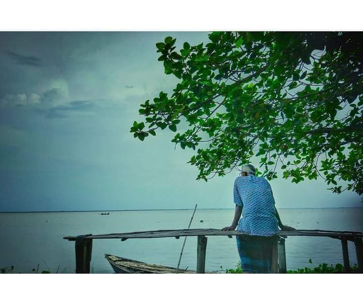 যাদের ইনকাম কম,খরচ বেশি, 
আল্লাহ তাদের রিজিকে বরকত দান 
   করুন!  (আমিন)
