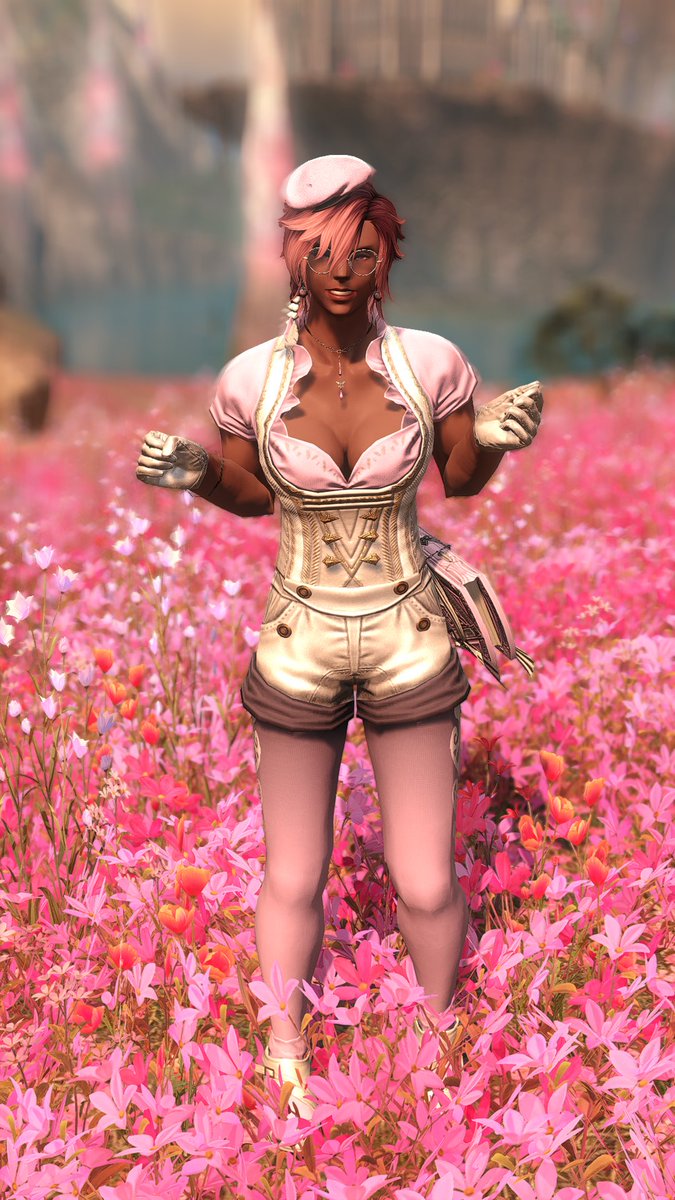 Stopping to smell the roses
#FFXIV #Roegadyn
