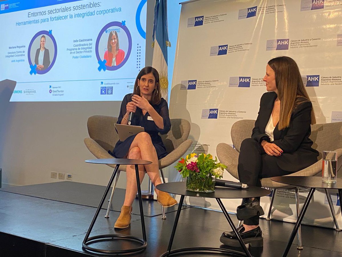 Las #WiCs <a href="/Marian_Regueira/">Mariana Regueira Corti 💚</a> y <a href="/InesCastresana/">Inés Castresana</a> en el Panel de “Entornos Sectoriales Sostenibles” en el evento de “Conversaciones para la Integridad Corporativa” organizado por <a href="/ahkargentina/">AHK Argentina</a> y <a href="/poderciudadano/">Fundación Poder Ciudadano</a>