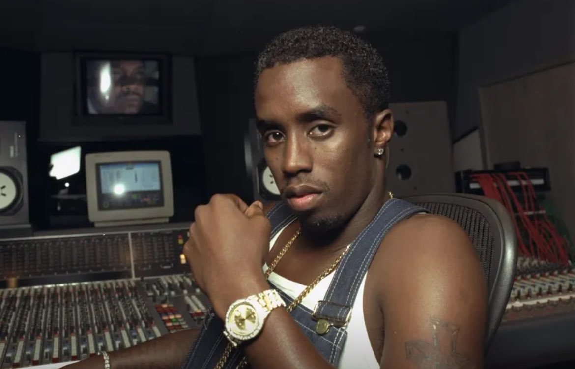 BlockTopickz's tweet photo. According to TMZ, One of Diddy's alleged male sex workers met with federal prosecutors on Wednesday [signed a proffer] and submitted a videotape of a "freak off" with him, Diddy and a woman

The types of drugs Diddy liked to use during sexual encounters can allegedly be found on the tape as well.

The alleged threesome went down in May 2023, when the sex worker claims he flew from Atlanta to Miami to meet up with Diddy and the woman, and he ended up having intercourse with her while Diddy filmed the encounter.

The sex worker had a copy of the video from that alleged encounter, and turned it over to the agents who met with him.
🔗: https://t.co/oOxfMywqG2
