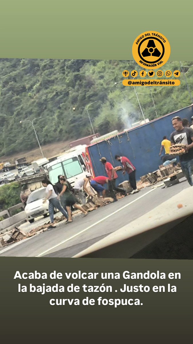 amigodtransito's tweet image. #26Sept Se acaba de volcar una Gandola en la bajada de tazón . Justo en la curva de fospuca. La están saqueando . Se desconoce el estado del conductor de la Gandola. #tazon #arc #Caracas