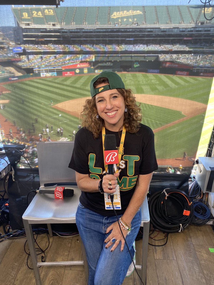 Linda KF 🐬🐇 tweet media