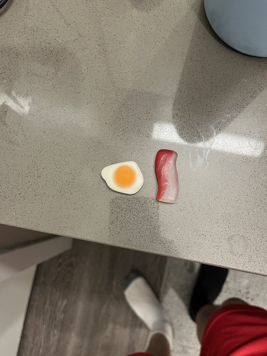 Isaac_preman's tweet photo. I like when the gummies try to be something they aren’t https://t.co/I2K1tNhxUY