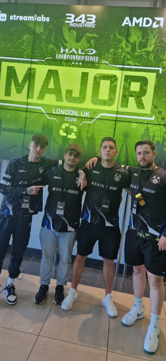 BukieHCS's tweet photo. Don’t throw away something special. Just get through shit. That’s what the last couple of days have taught me. Lesson learned. 

These boys will forever be my brothers and team mates. 

: Foolish Ambitions.

@DlRTYING 
@IIRemyI 
@m4st3rkweeph 

Stand United! #halo @scrimcentrale https://t.co/0sGsstexVF