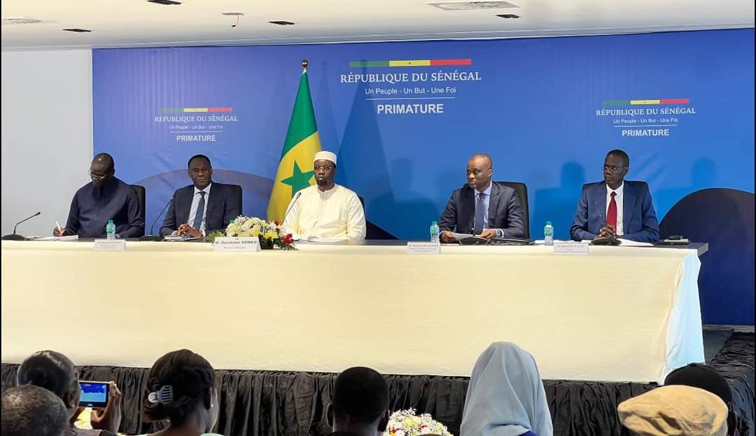 #Senegal Les faits exposés par le gouvernement sont d'une telle gravité ! Seule la JUSTICE saura éclairer. Nous allons certainement vers un plan d'austérité. Le gouvernement devra prêcher par l'exemple, en consacrant une réduction drastique de son train de vie. La suppression de