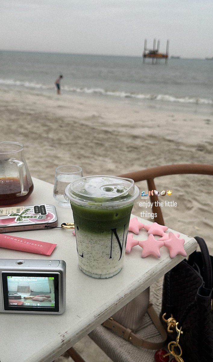 notsamiraxoxo's tweet photo. how cozy,🐚🦢🪩🥥🍸 https://t.co/UCmQoP6E7j
