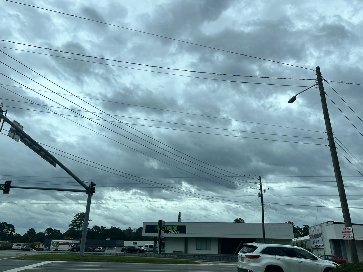 AngelinaOnTV's tweet image. Checking in from #Valdosta, GA.

3 shelters are open to take in anyone who wants to leave their home and evacuate before #HurricaneHelene makes it’s way to southern #Georgia. Cots were just put out at the shelter inside Park Avenue Church. Curfew in effect at 8PM @11AliveNews