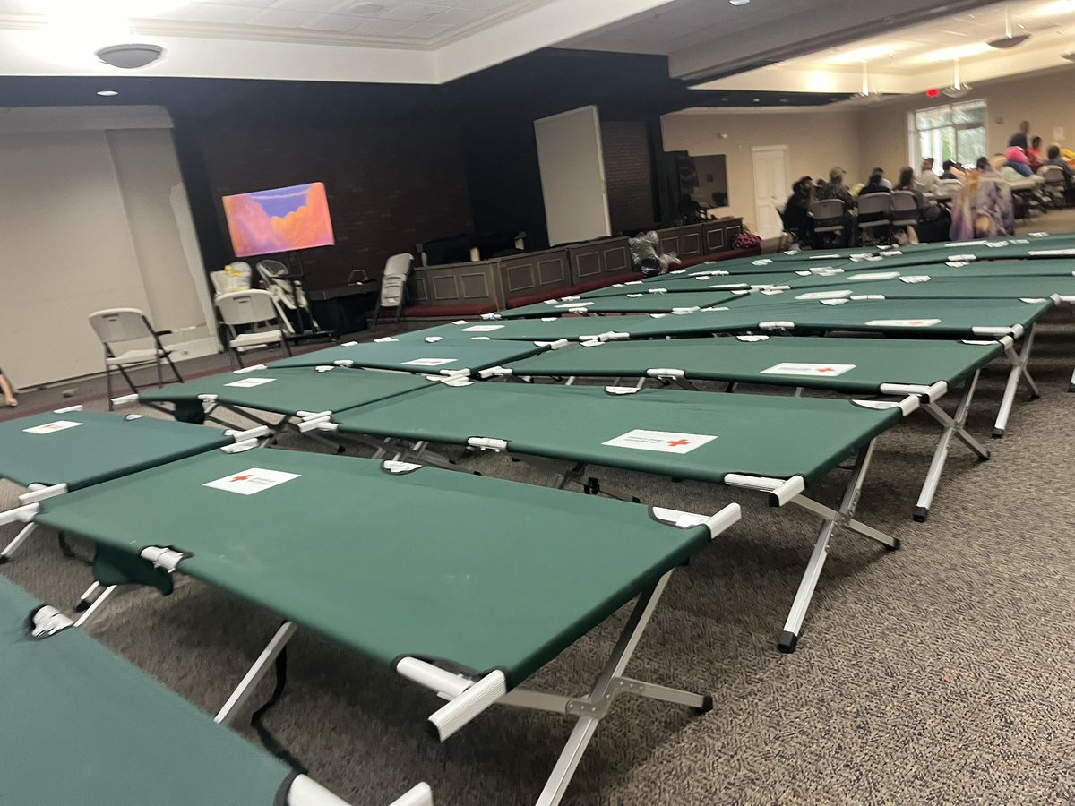 AngelinaOnTV's tweet image. Checking in from #Valdosta, GA.

3 shelters are open to take in anyone who wants to leave their home and evacuate before #HurricaneHelene makes it’s way to southern #Georgia. Cots were just put out at the shelter inside Park Avenue Church. Curfew in effect at 8PM @11AliveNews