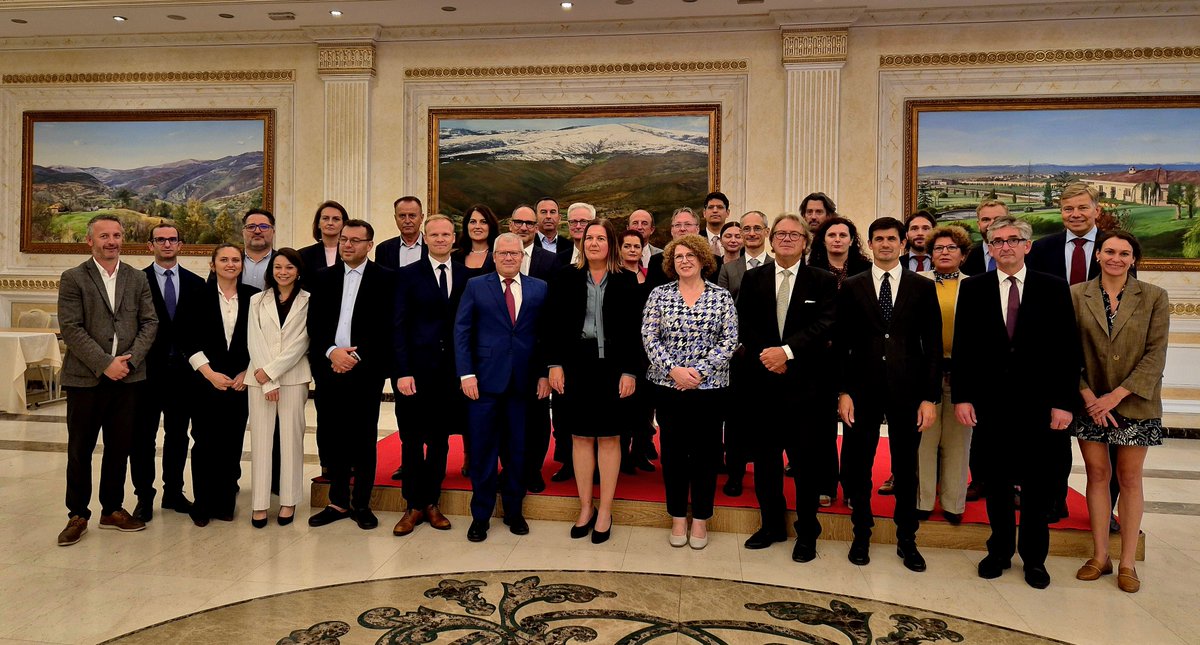 The EFTA States 🇮🇸🇳🇴🇱🇮🇨🇭 and Kosovo🇽🇰 have successfully concluded their free trade agreement today in Pristina. Iceland looks forward to the new opportunities this agreement will bring for businesses in both regions. #FreeTrade #EFTA #Kosovo #EconomicGrowth