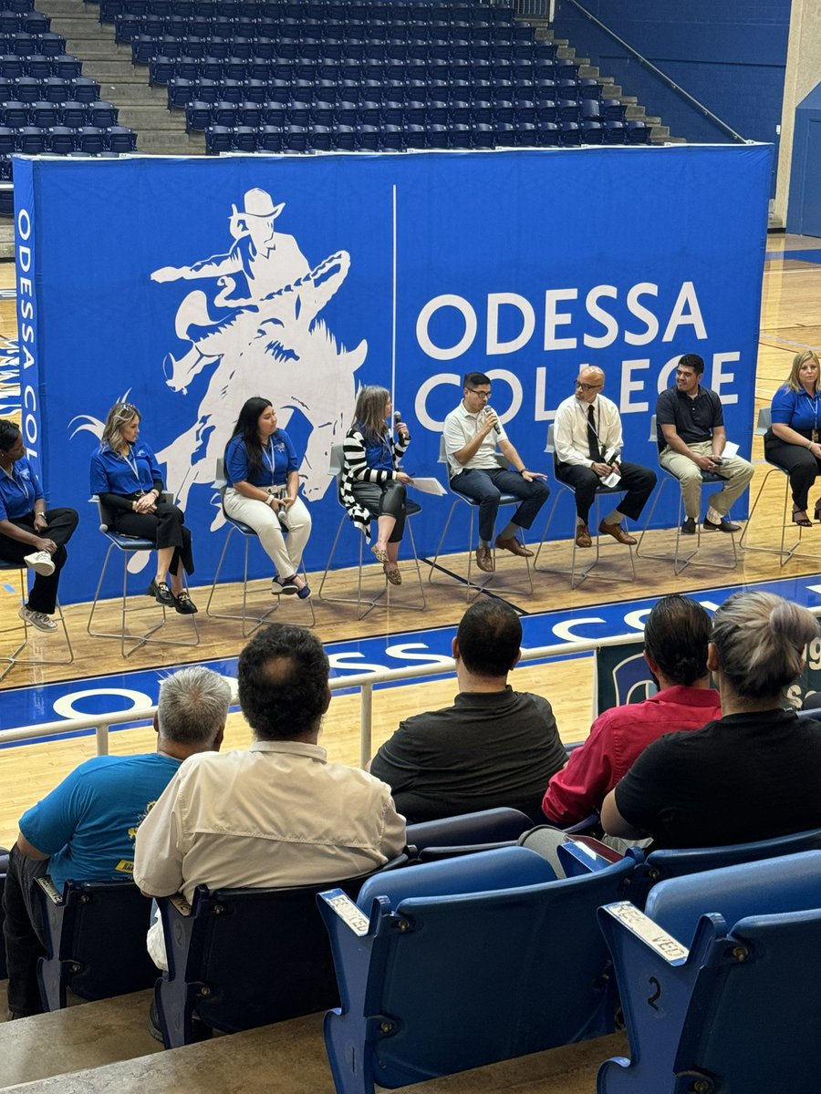 Timothy_L_Clark's tweet photo. Excited to get to learn from and share information with multiple community colleges around the USA as we share our story @OdessaCollege #OCLI #PositivelyOC https://t.co/OsbBJoysPJ