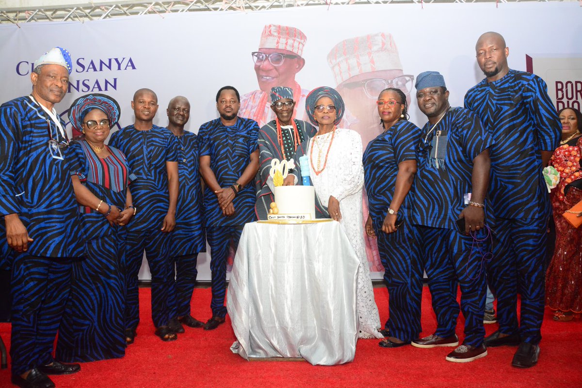 iteyemi's tweet photo. GOV AIYEDATIWA CELEBRATES CHIEF 
OYINSAN
The Governor of Ondo State, Hon. @LuckyAiyedatiwa, has extolled the virtues of veteran broadcaster, Chief Sanya Oyinsan, describing him as a role model with remarkable leadership qualities. https://t.co/HuZzbSL6Si
