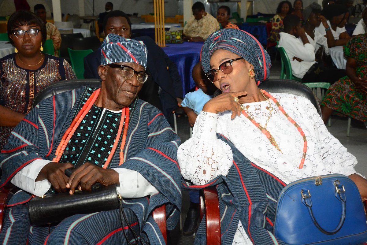 iteyemi's tweet photo. GOV AIYEDATIWA CELEBRATES CHIEF 
OYINSAN
The Governor of Ondo State, Hon. @LuckyAiyedatiwa, has extolled the virtues of veteran broadcaster, Chief Sanya Oyinsan, describing him as a role model with remarkable leadership qualities. https://t.co/HuZzbSL6Si