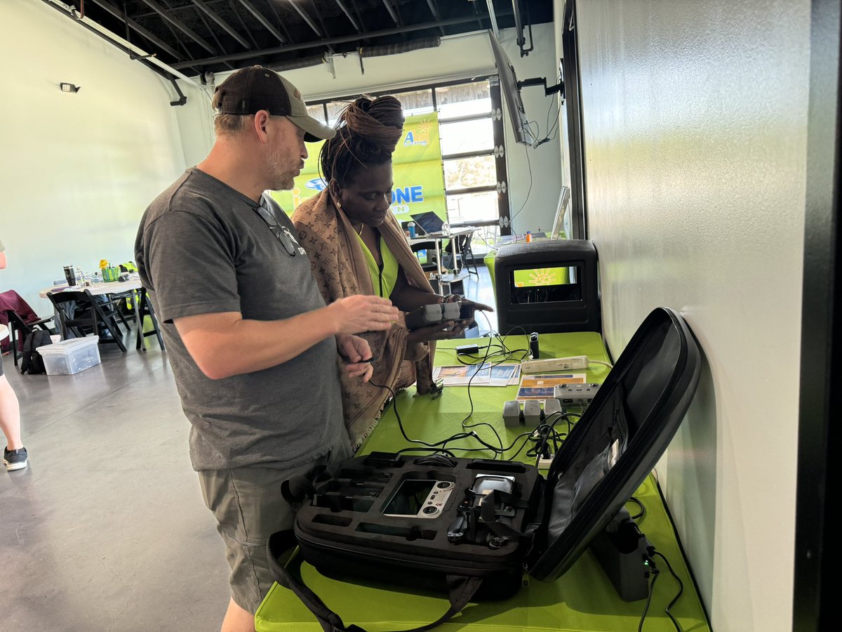 Teamwork takes flight! 🚁✈️ Our incredible teachers are mastering the skies together, creating custom flight maneuvers during our Iconic Drone training. The future of aerial innovation starts here! #IconicDrone #DroneTraining #InnovationInTheSky #iconicdroneeducation