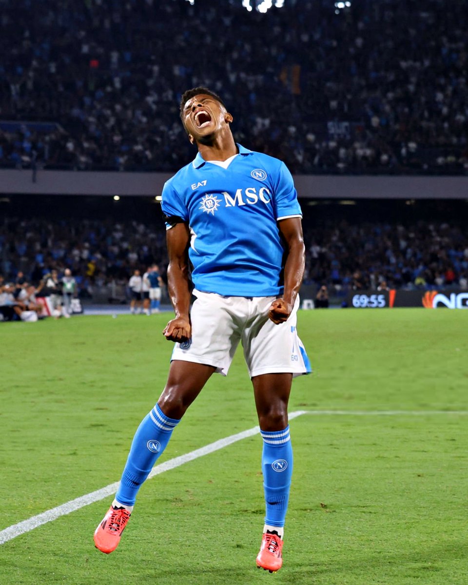 Neres leva 1 golo e 4 assistências em cinco jogos pelo Napoli... e só jogou cerca de 130 minutos ♨️