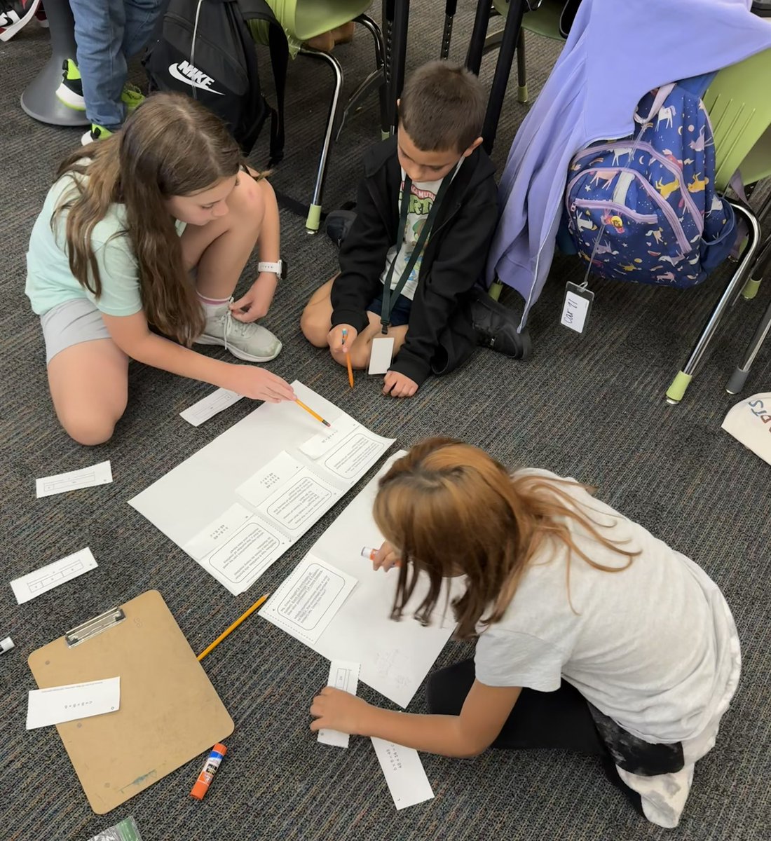 reallifeMsFrizz's tweet image. Collaborating to understand and solve multi-step problems! Great math discourse and peer teaching heard around the room this week! #bangbears #cfisdmath @cfisdmath