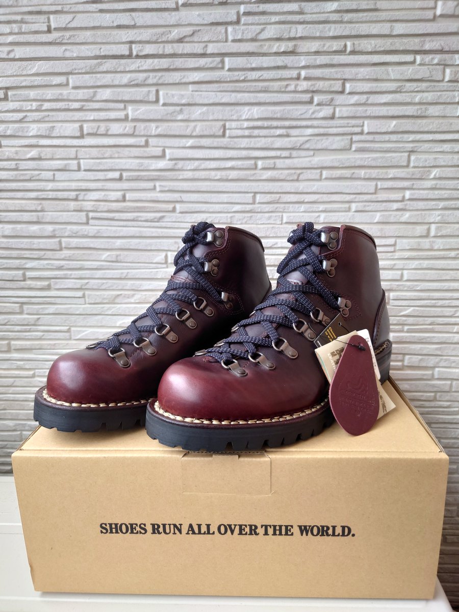 無事受け取りました。 #安藤製靴 のOR-8です。既にボルドーの濃淡が出