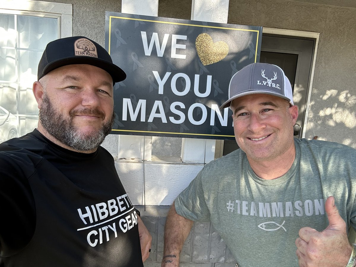 Doug_E_B's tweet photo. The hobby transcends many things, what started as watching @masonferrulli23 & @KyleFerrulli1 share an emotional moment with the world, then following Masonโs story. While I never got to open any packs with Mason, today I got to meet 1 of the strongest men I know!
.
#TeamMason๐งก https://t.co/T8GgSQ4Sjm