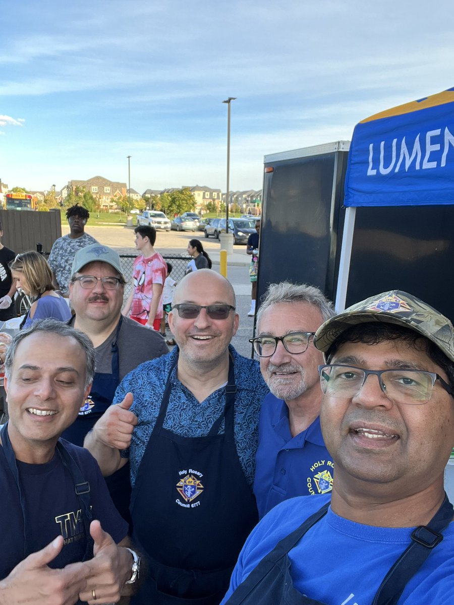Was a pleasure to help out <a href="/lclightmilton/">Lumen Christi</a> school community BBQ event with the Holy Rosary Knights of Columbus. Thanks Parent Council &amp; student volunteers for an amazing job!! <a href="/HCDSB/">Halton Catholic DSB</a> <a href="/PNMurphyMilton/">Patrick Murphy</a>