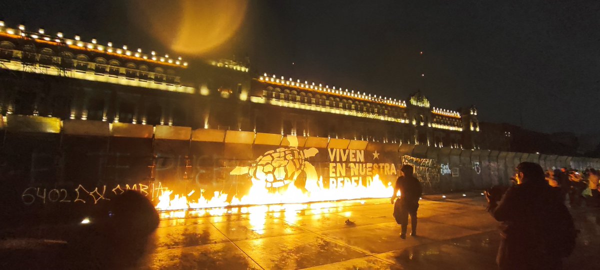 PacoppRodriguez's tweet photo. #Ayotzinapa #Ayotzinapa10años #FueElEjército
#AmLoTraidor https://t.co/THwzep3bEu