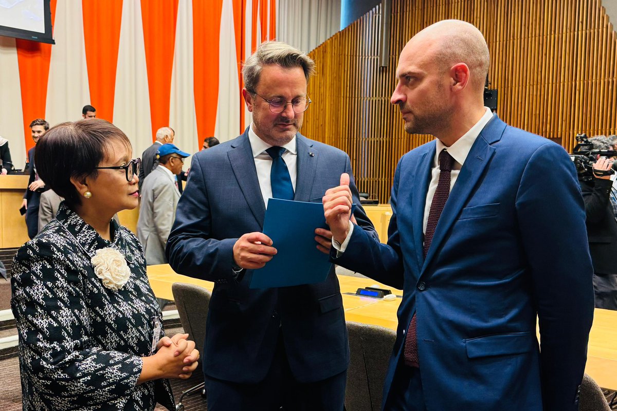 #FMMarsudi attended the Ministerial Meeting of Non-Aligned Movement countries on Palestine in New York, followed by the Ministerial Meeting on the Situation in Gaza and the Implementation of the Two-State Solution (26/9). 

#FMMarsudi urged Non-Aligned countries and others to use