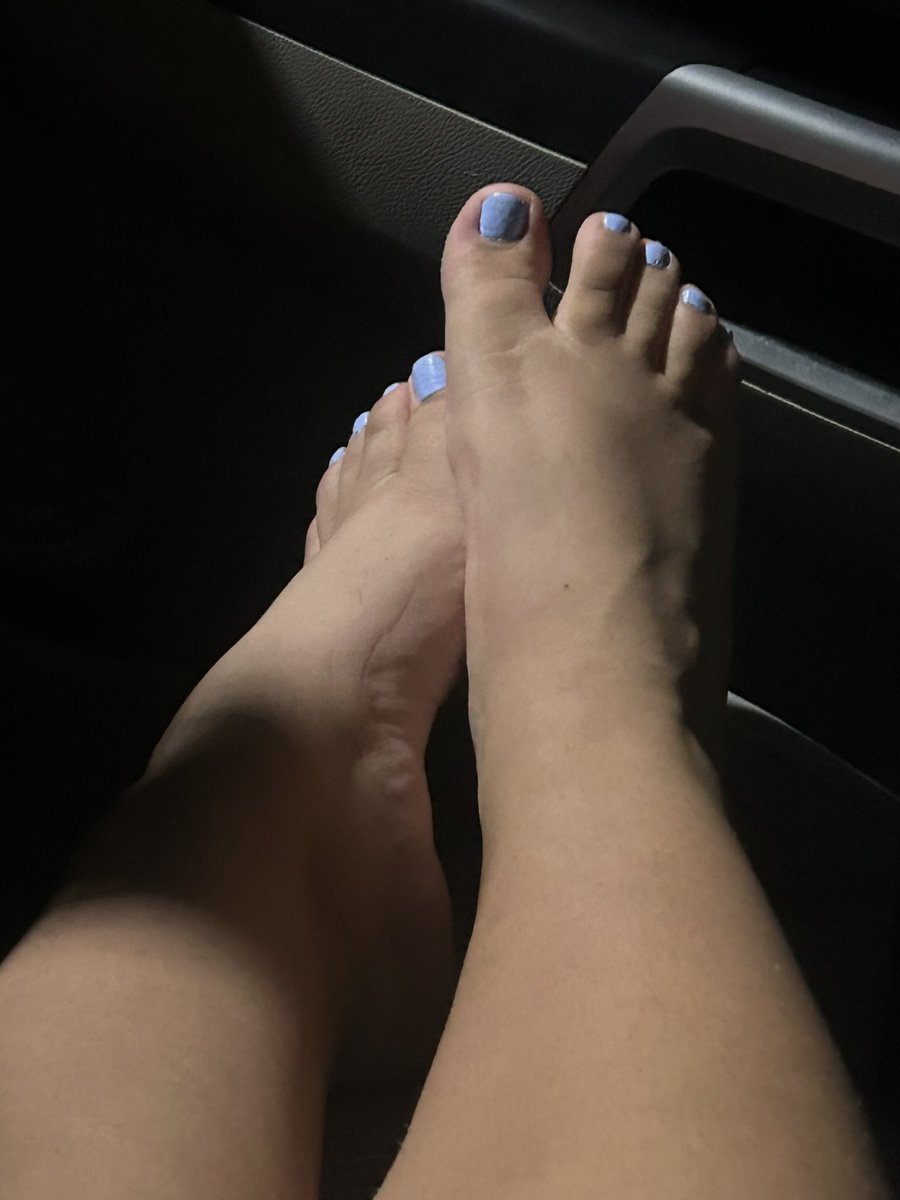darling_muneca's tweet photo. @FeetFinder 🎀🎀🎀 https://t.co/YYoyBpXew3