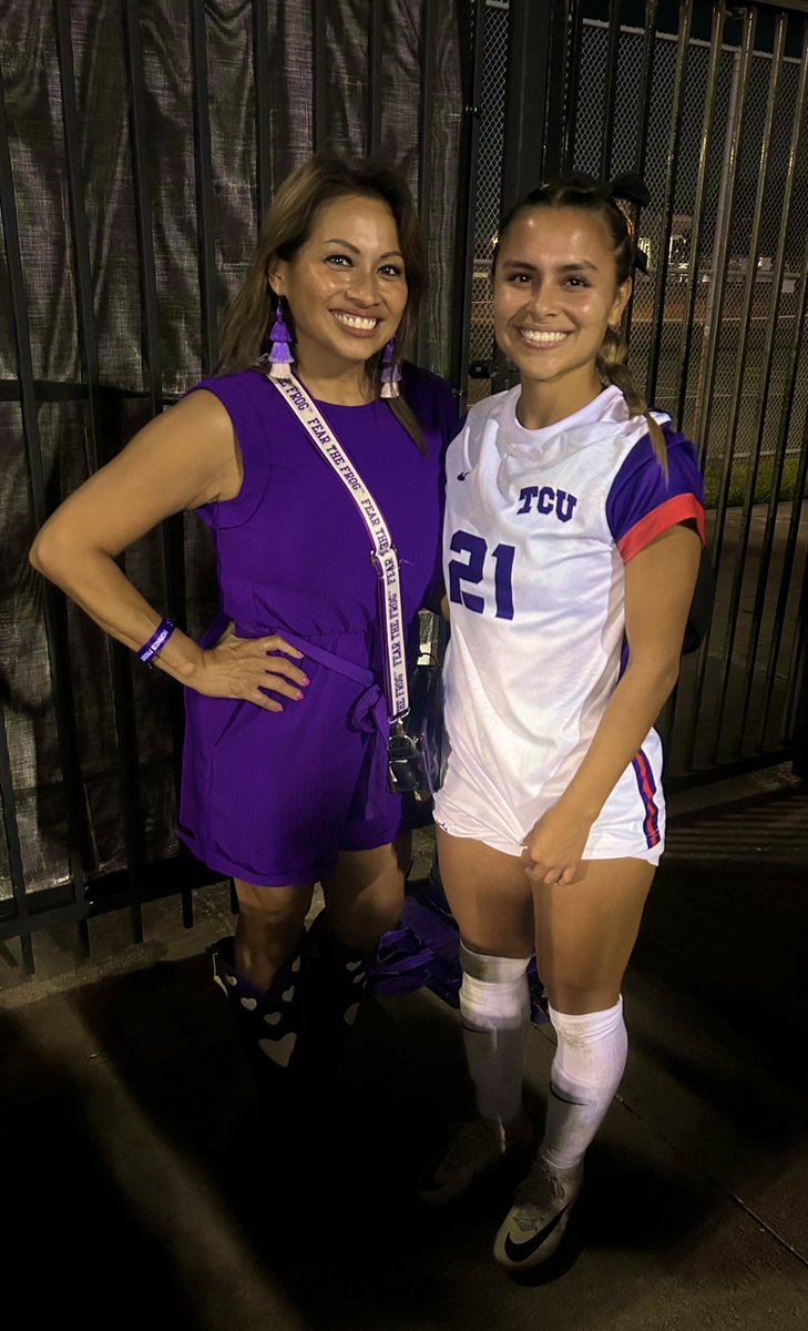 007lancaster's tweet photo. All the way to Houston for my girl! 💜 What a great game, TCU!! ⚽️ It was also great to see @alonzo_jojo and @ErikaAlonzo9 🩷 abd get an updated photo. 🤩 @stristan11 @camlancaster21 @pena_oli2021 #FriendsSinceTheyWereFive #FrogMom https://t.co/SVe31SW4s0