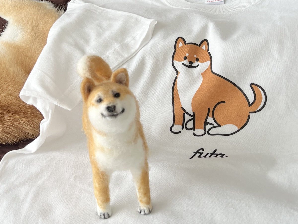 fufufufufu_ta's tweet photo. このTシャツ、ふう太くんに似てますか？

皆様、うちのこメーカーをご存知でしょうか。
目、鼻、口、色んなパーツを組み合わせる事でうちのこそっくりなイラストを作れるんです。

色んな種類のイヌちゃん、ネコちゃんを作る事が出来てとっても楽しいので是非お試しください！

無料でイラストを作ってみる🔻
https://t.co/cI4UDjvRal
 
うちのこイラストをとても気に入ってしまった方…スズリさんでグッズ購入もできます🔻
 @suzurijp 

#PR  #うちのこメーカー