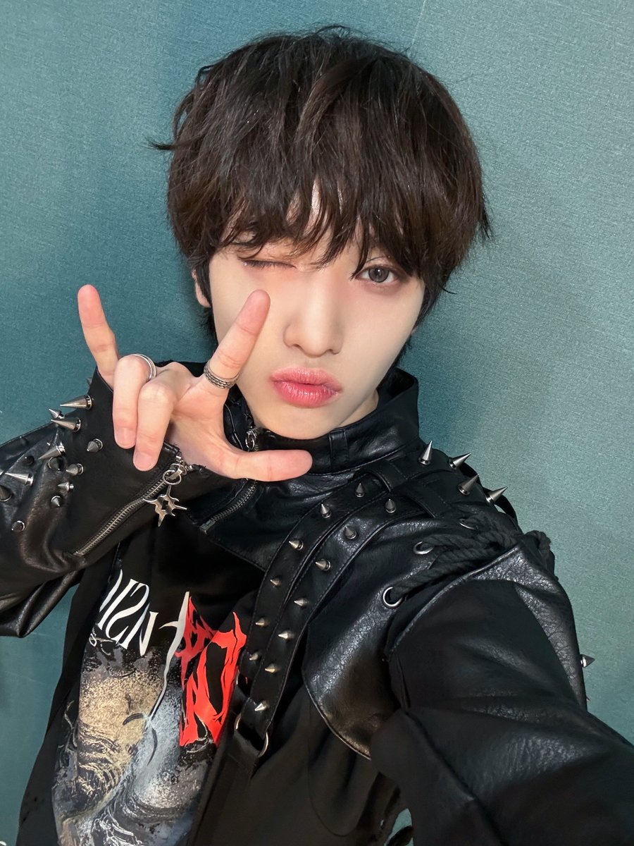xikers_official's tweet photo. [#유준] 🖤락스타 유준🖤
#xikers #싸이커스 https://t.co/Qk5xMCHdIq