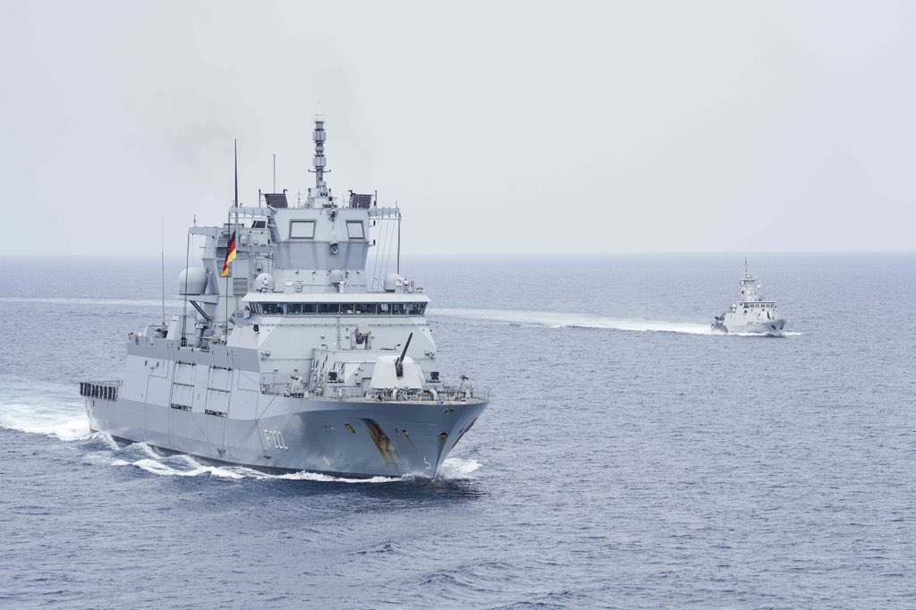 Bilaterale Übungen während #IPD24 mit KRI KERAMBIT &amp; KRI SUTEDI SENOPUTRA! 🇮🇩 🤝🇩🇪.
Durch gemeinsames trainieren und anschließendem Hafenbesuch bei unserem Partner festigen wir die #Kooperation und tauschen wertvolle Erkenntnisse aus. 

Terima kasih 🇮🇩🫡

#marine
#IndonesianNavy