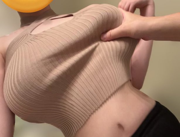 ㅤㅤle fascina andar manoseando unos pechos... Claramente solo es para investigar el cuerpo de la lectora.

#Sexrol #LewdRP