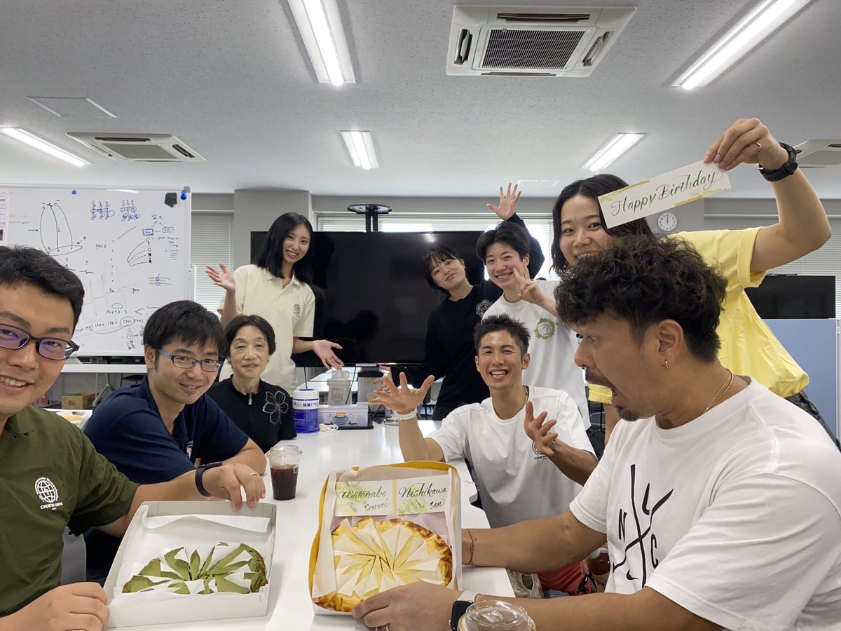 研究補助員の川上さんが院生の西川さんと渡邊の誕生日祝いのケーキを焼いてきてくれました🎂いつもありがとうございます😭
<a href="/TaichiNIshikaw2/">西川　太智　Taichi NIshikawa</a>