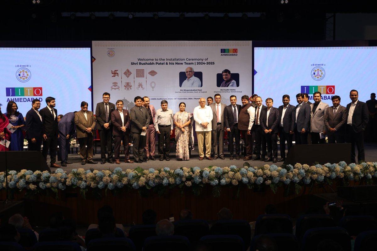 DDNewsGujarati's tweet photo. મુખ્યમંત્રી ભુપેન્દ્ર પટેલના અધ્યક્ષ સ્થાને "જૈન ઇન્ટરનેશનલ ટ્રેડ ઓર્ગેનાઈઝેશન" ના નવા સભ્યોના પદગ્રહણ સમારોહનું આયોજન કરવામાં આવ્યું
@Bhupendrapbjp #JETO #Ahmedabad https://t.co/RevIcsXYHB