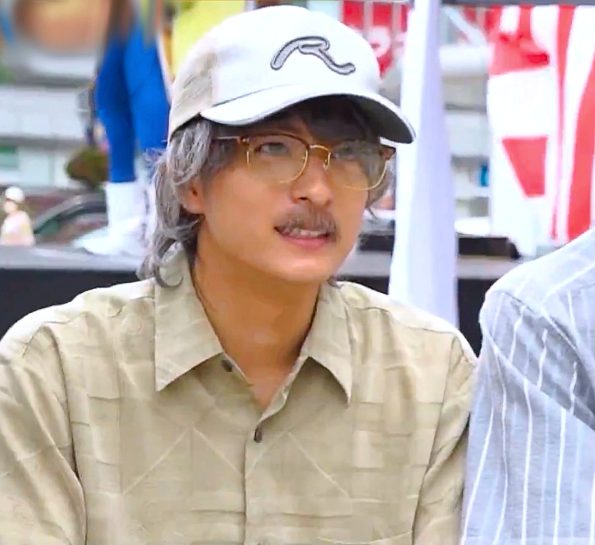 wenda_ice's tweet photo. he's such a cute little grandpa i can't 😂 https://t.co/p1UalghL97