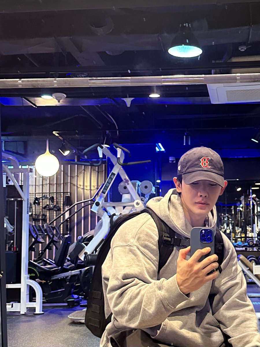 themalificent's tweet photo. New Wonho  gym photo let's go!
#WONHO #원호 https://t.co/Gy0H0ovNv1