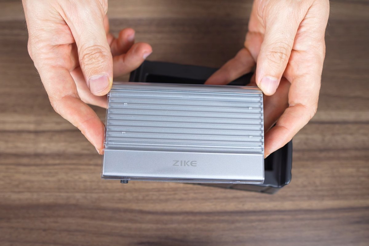 ZIKETECH's tweet photo. Boost your storage performance with the ZikeDrive USB4 40Gbps NVMe M.2 SSD Enclosure Z666. Experience lightning-fast speeds with a read speed of 3.8GB/s and a write speed of 3.1GB/s.
#ZikeDrive #Z666 #USB4 #NVMe #FastStorage #SSDEnclosure https://t.co/xgadn2nx7U