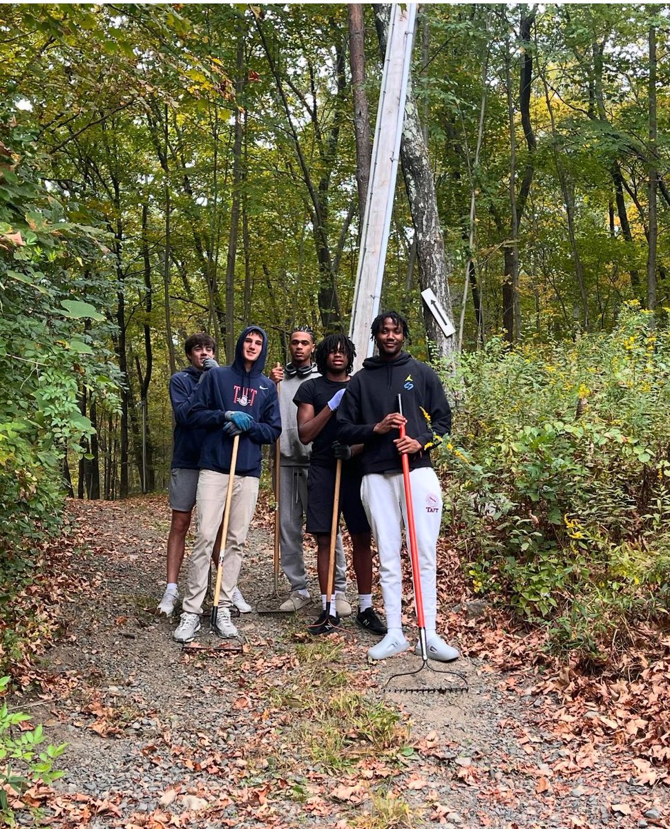 TaftBasketball's tweet photo. Community service and yoga!!! #nonutsibi #whytaft #taftbasketball https://t.co/gjhJ2ARndN