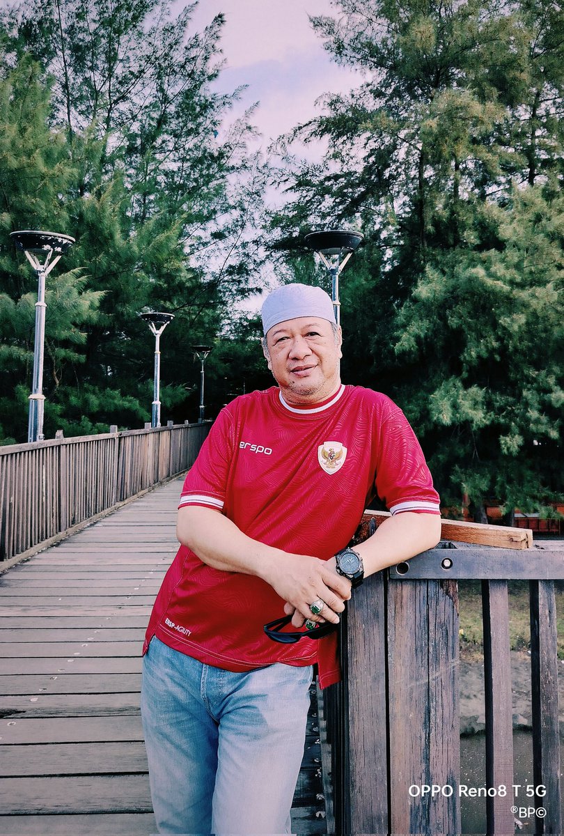 priantobudi706's tweet image. (teman teman) :
"enak banget hidup lu"

[gue] :
'enak nikmat donk,
soalnya bagian lagi
susah payahnya
kan gue sensor'
...
.
.
.

Dermaga Widuri 📍
Jateng 🇮🇩 

#pemalangpuserejawa 🌏 🇮🇩
#OPPOReno8Series 🤳 🇨🇳
#ESPRO 👕🇮🇩
#CasioGShockGTS8600⌚🇯🇵
#levisstraus👖🇺🇲
#adidasrunning 👟🇩🇪