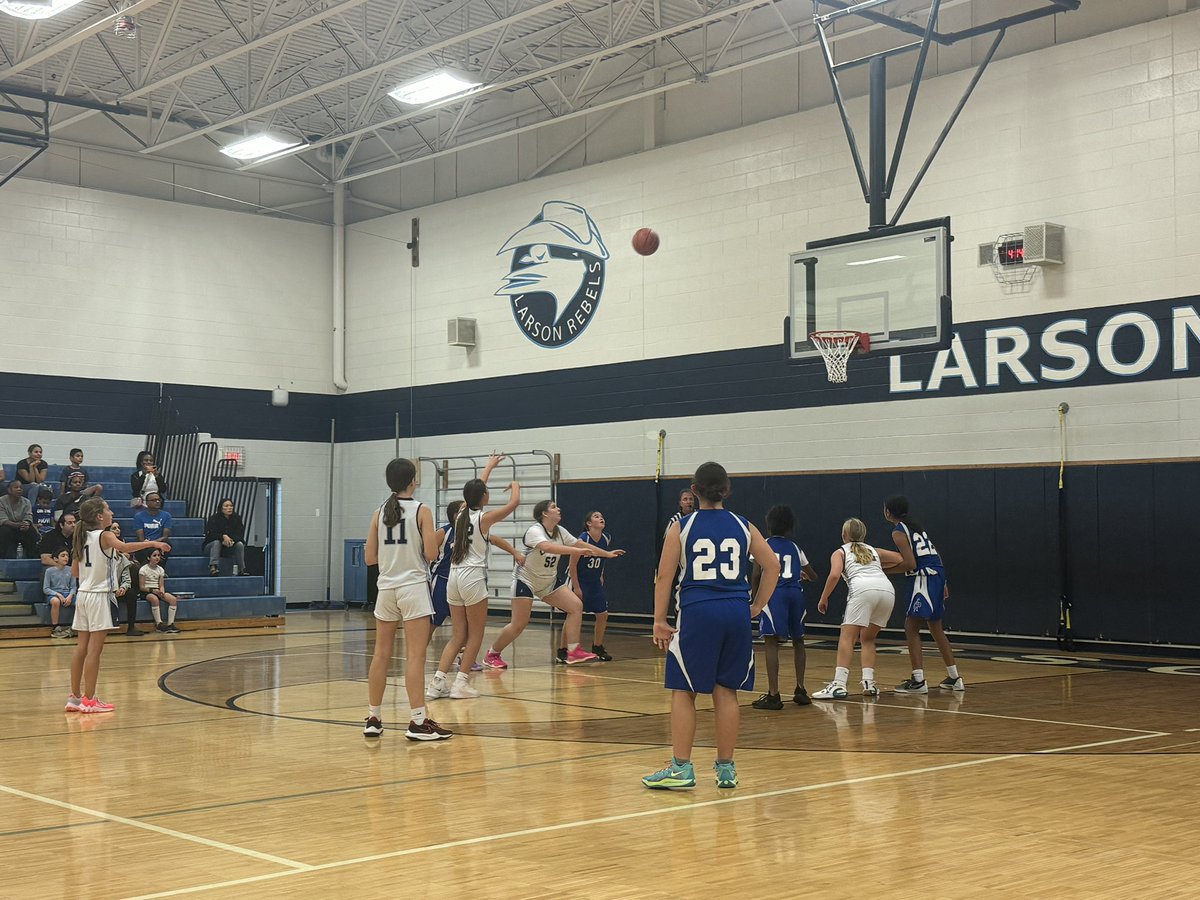 bzawislak5's tweet photo. Loved seeing our 7th & 8th grade girls’ basketball teams compete today! End-to-end action with a great atmosphere! #LarsonSTRONG https://t.co/v9yYyQ481r