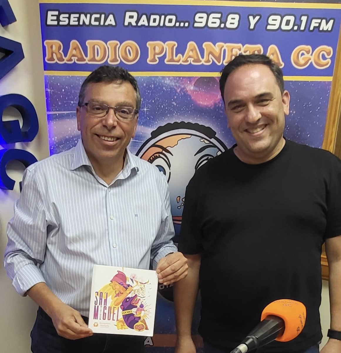 🔵🟠#radioplanetagc🌏📻 | 
El Alcalde de Valsequillo D. <a href="/FranciscoAtta/">Francisco Atta Pérez</a> visitó los estudios de Radio Planeta Gran Canaria para hablar entre otros aspectos de los recursos hídricos, la mejora en carreteras y por supuesto, de las fiestas en honor a San Miguel.
