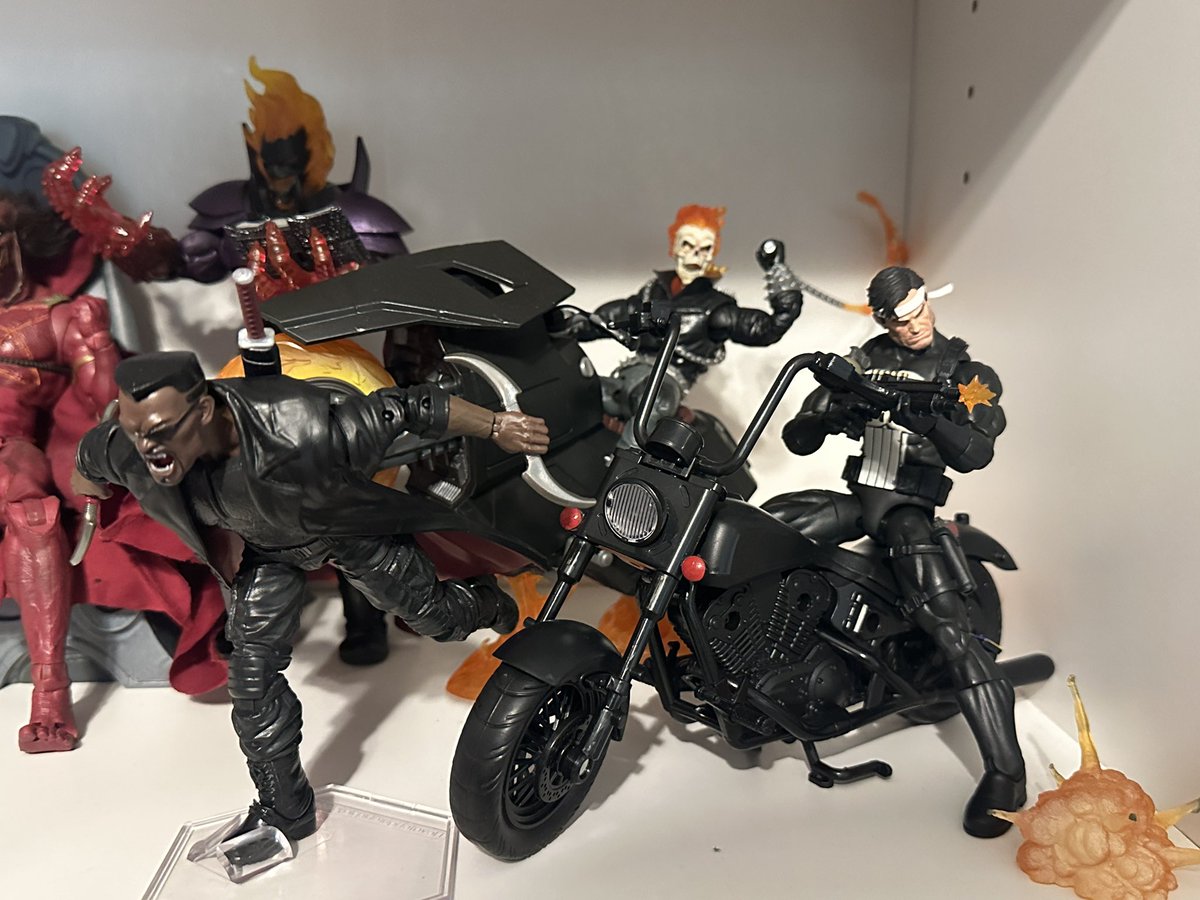 Nandough214's tweet photo. Strange Tales case is en route,then I’ll finish my “Halloween decorations’ https://t.co/o2EKmGJPRm