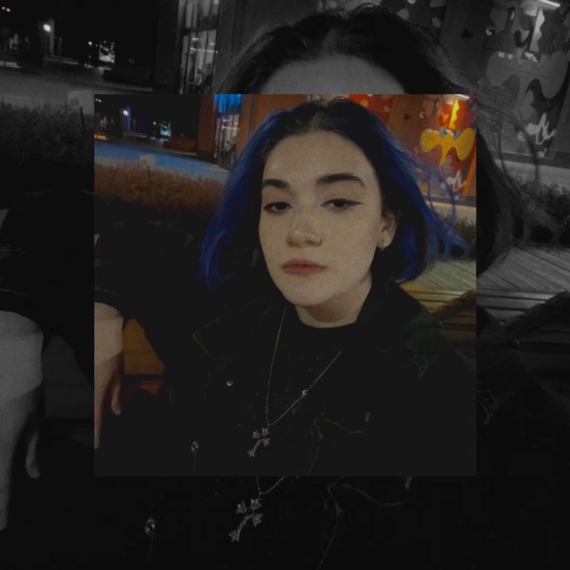 Сейчас у меня синие пряди и они мне пиздец нравятся…