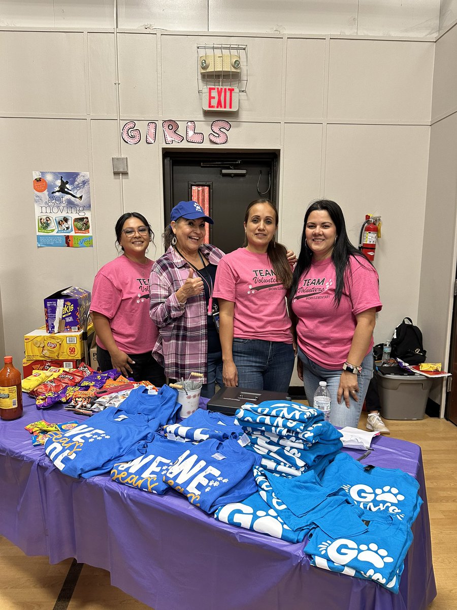 Camp read a-lot is full of guests! <a href="/BrownElementary/">Brown Elementary</a> celebrates literacy night with a packed book fair, smores, bookmark making, reading and our amazing PTO! <a href="/mcastellanos3/">Maria T. Bloomfield</a> <a href="/IrvingISD/">Irving ISD</a>